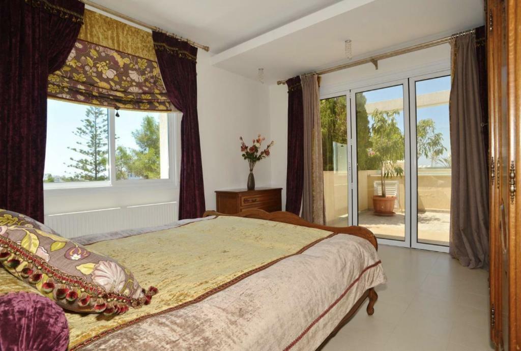 Huge Penthouse With Private Pool Lejlighed Paphos Eksteriør billede