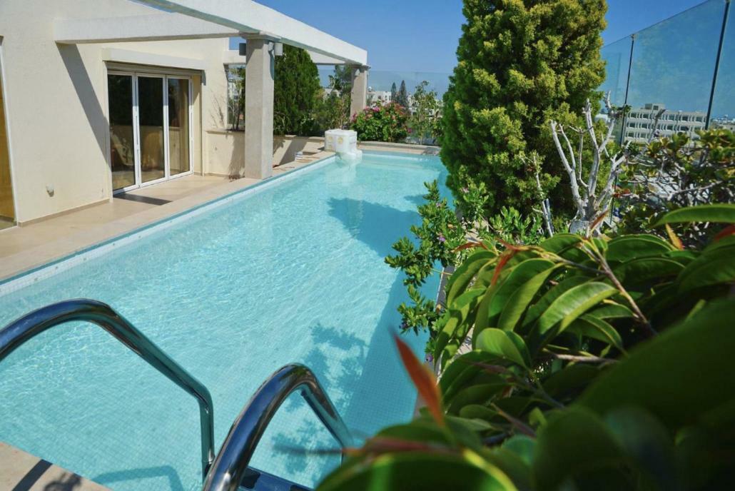 Huge Penthouse With Private Pool Lejlighed Paphos Eksteriør billede